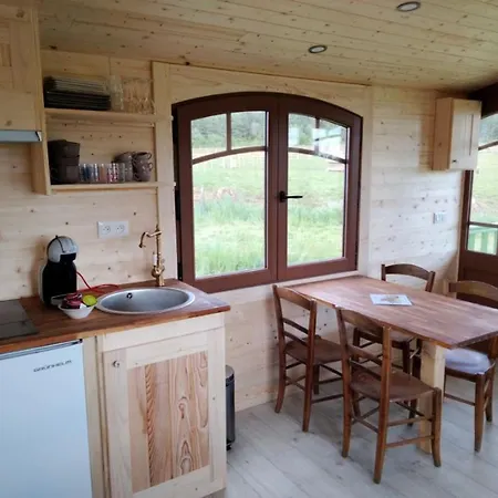 Sejour Pittoresque En Roulotte Equipee - Fr-1-410-455 *