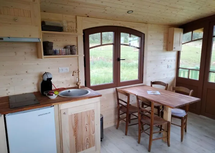 Sejour Pittoresque En Roulotte Equipee - Fr-1-410-455 *